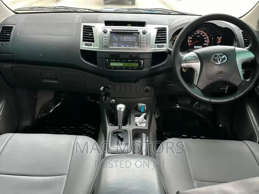 Toyota Hilux SR 4x4 2014 Blue