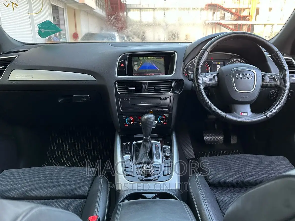 Audi Q5 2010 Black