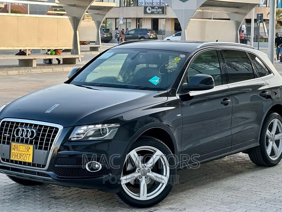 Audi Q5 2010 Black