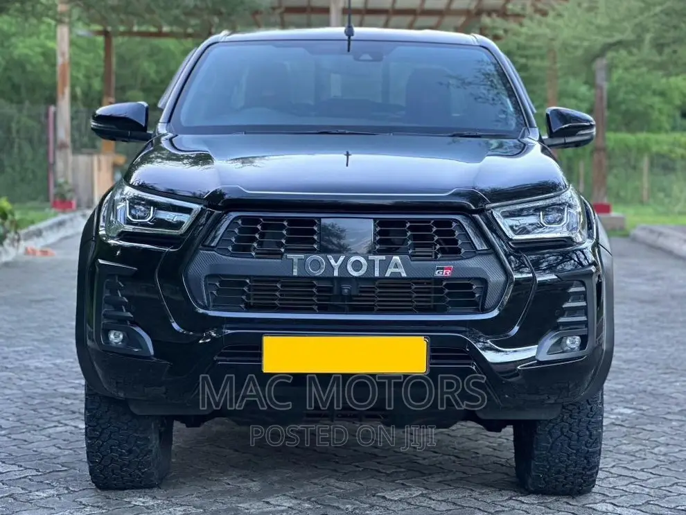 Toyota Hilux 2022 Black