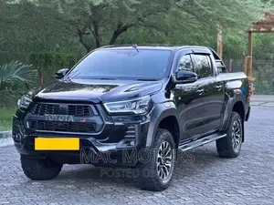Toyota Hilux 2022 Black