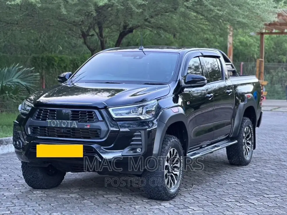 Toyota Hilux 2022 Black