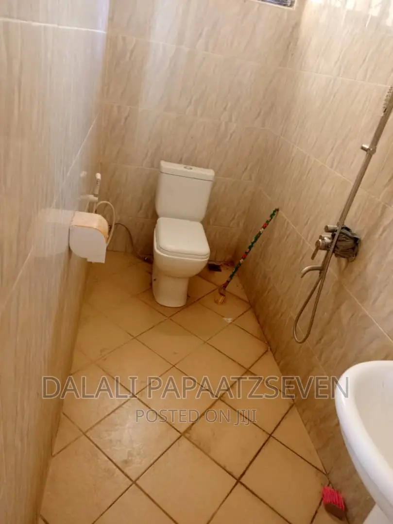 4bdrm House in Dalalipapaatzseven, Bunju for rent