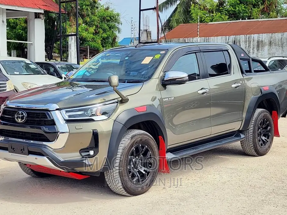 Toyota Hilux 2021 Green