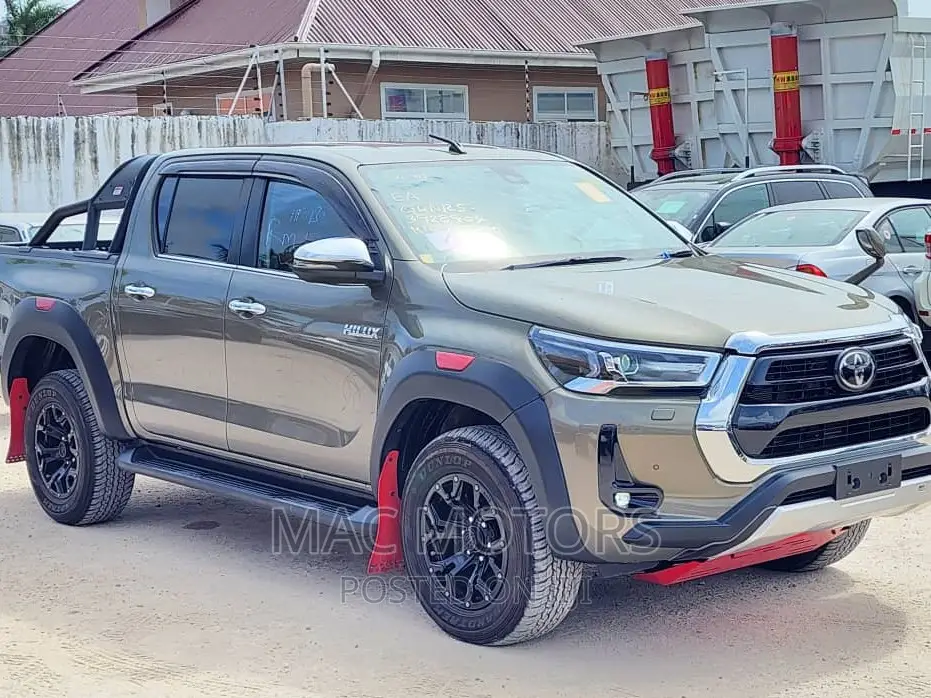 Toyota Hilux 2021 Green