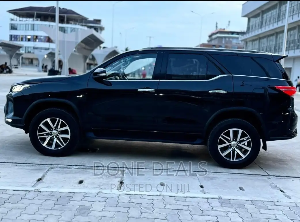 Toyota Fortuner 2017 Black