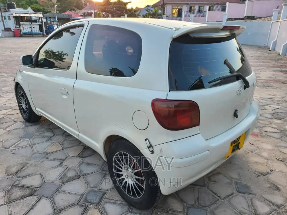 Toyota Vitz 1.3 FWD 3dr 2002 White