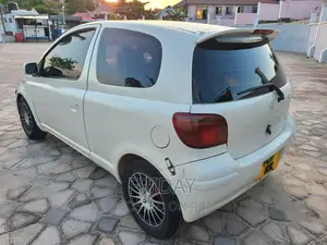 Toyota Vitz 1.3 FWD 3dr 2002 White