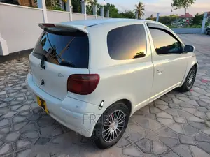 Toyota Vitz 1.3 FWD 3dr 2002 White