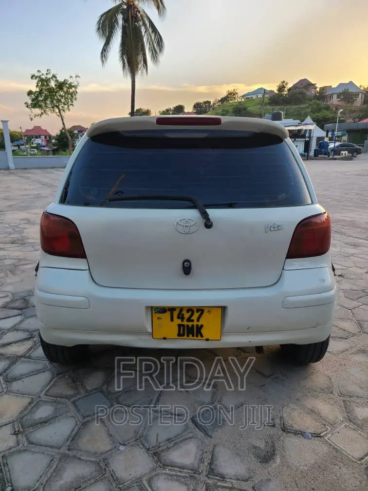 Toyota Vitz 1.3 FWD 3dr 2002 White
