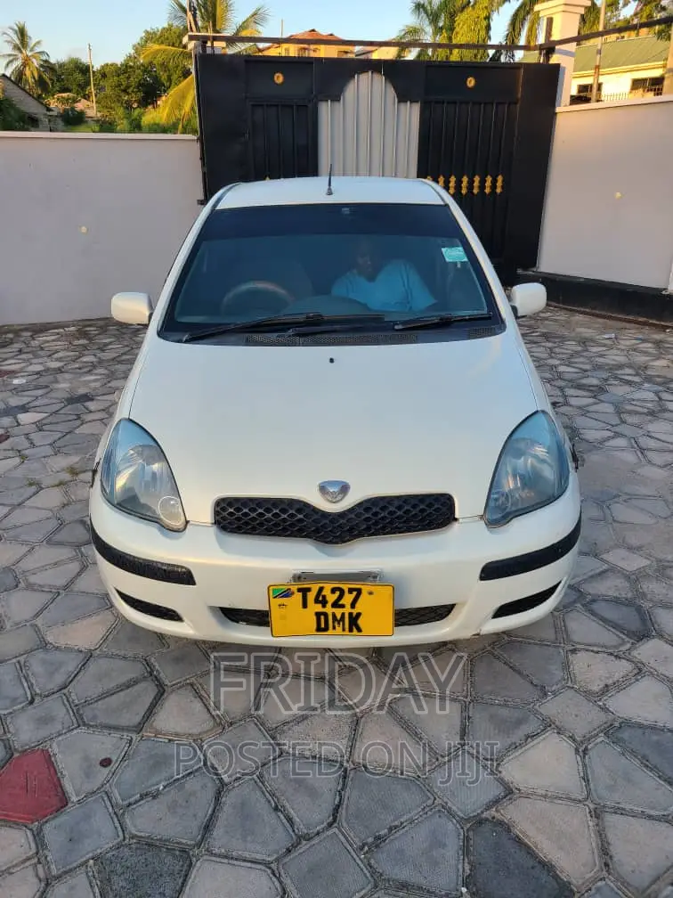 Toyota Vitz 1.3 FWD 3dr 2002 White