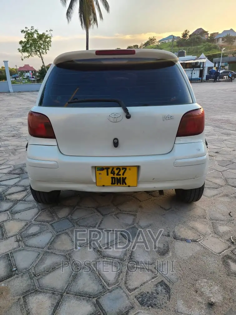 Toyota Vitz 1.3 FWD 3dr 2002 White
