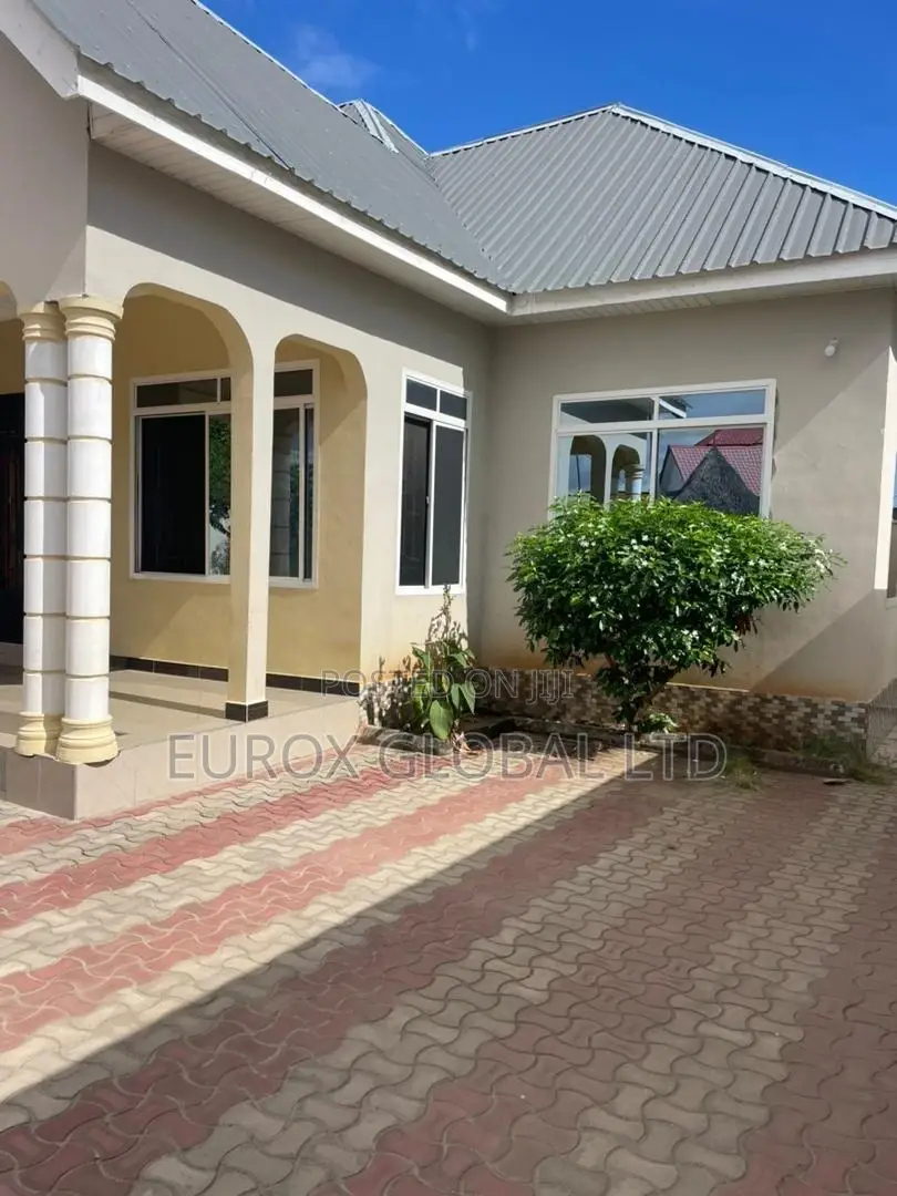 3bdrm House in Kibugumo, Kigamboni for sale