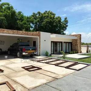 4bdrm Mansion in Bahari Beach, Kinondoni for sale