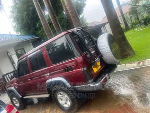 Toyota Land Cruiser 2010 Red