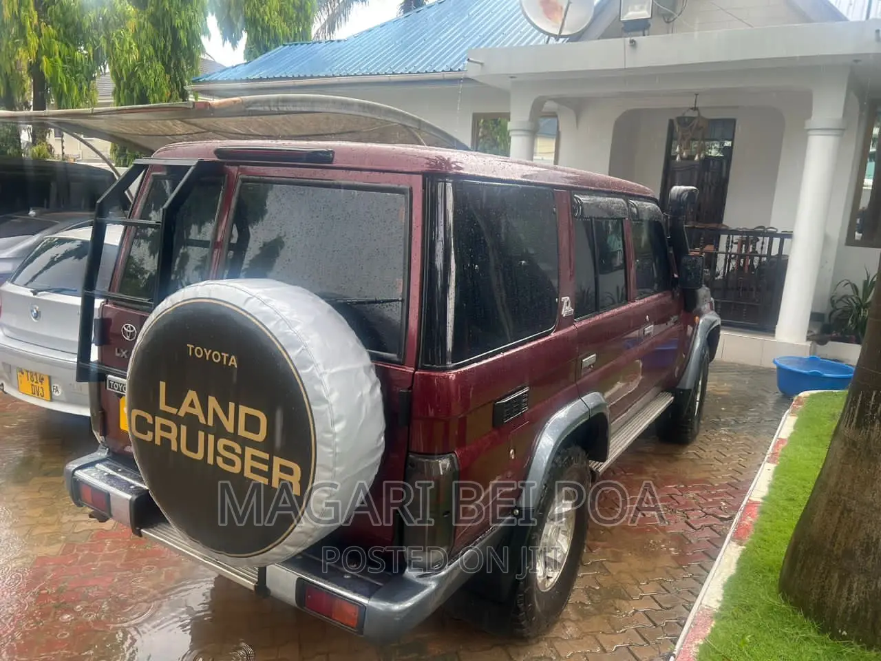 Toyota Land Cruiser 2010 Red