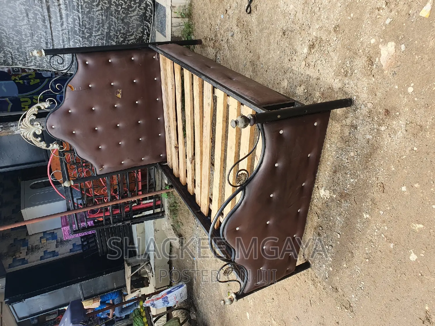 Bed Sofa 4,6 Nzuri Sana