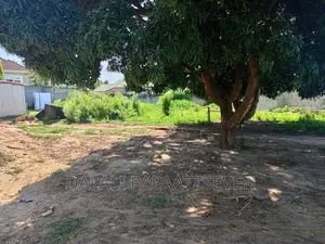 Eneo Lenye Ukubwa Wa SQMT 840 Linauzwa Lipo Bunju a Mianzini