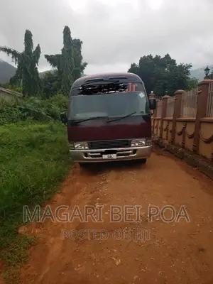 Toyota Coaster 2004 Red