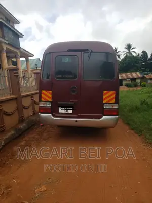 Toyota Coaster 2004 Red