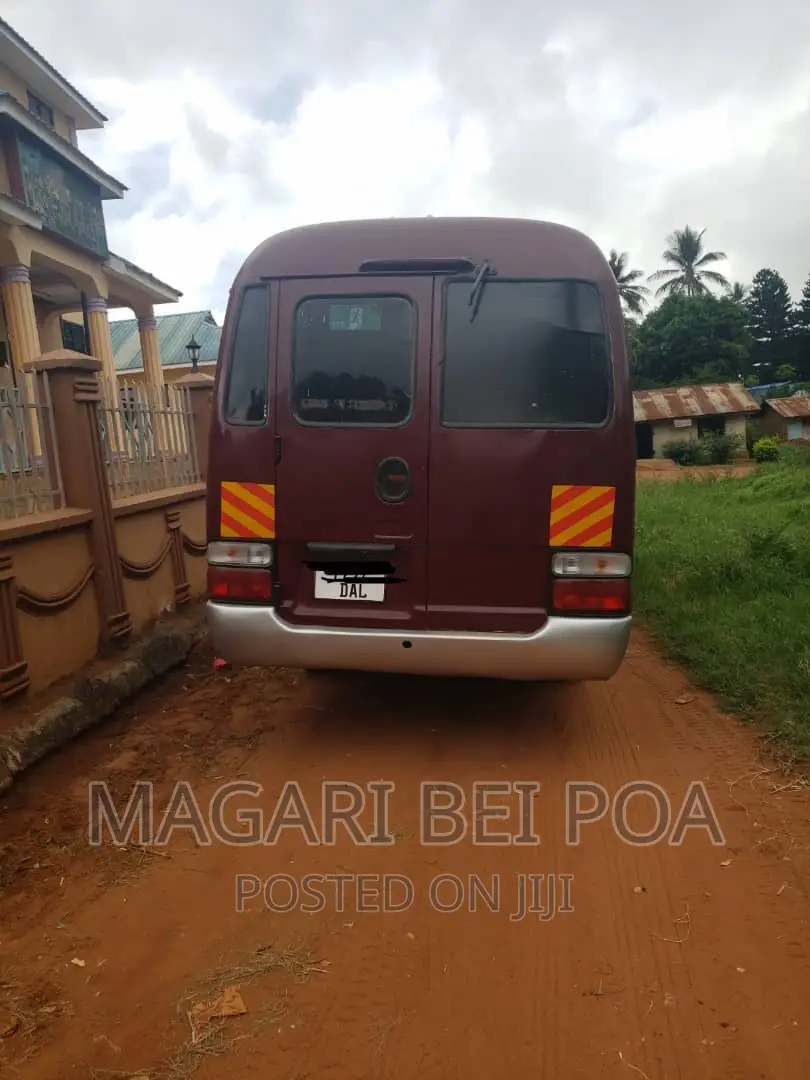Toyota Coaster 2004 Red