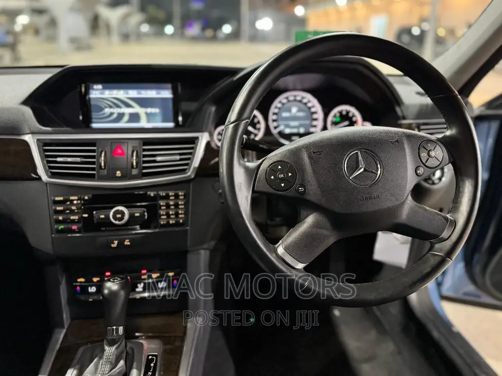 Mercedes-Benz E250 2011 Blue