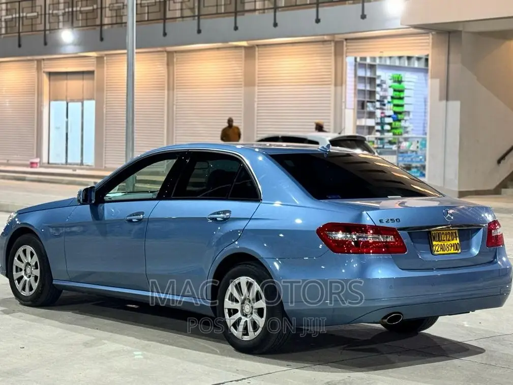 Mercedes-Benz E250 2011 Blue