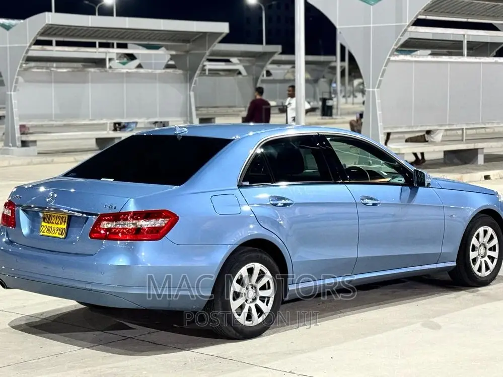 Mercedes-Benz E250 2011 Blue