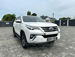 Photo - Toyota Fortuner 2017 White