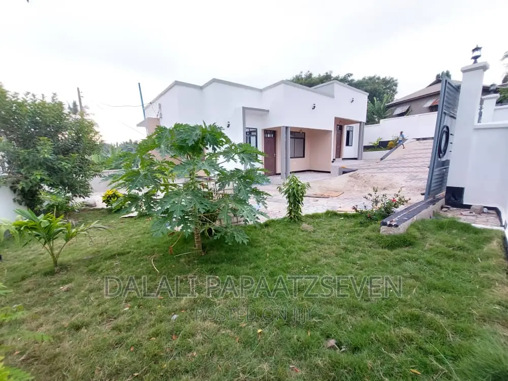 2bdrm Apartment in Dalalipapaatzseven, Kimara for rent