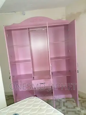 Kabati La Nguo