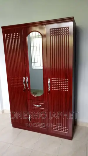 Kabati La Nguo