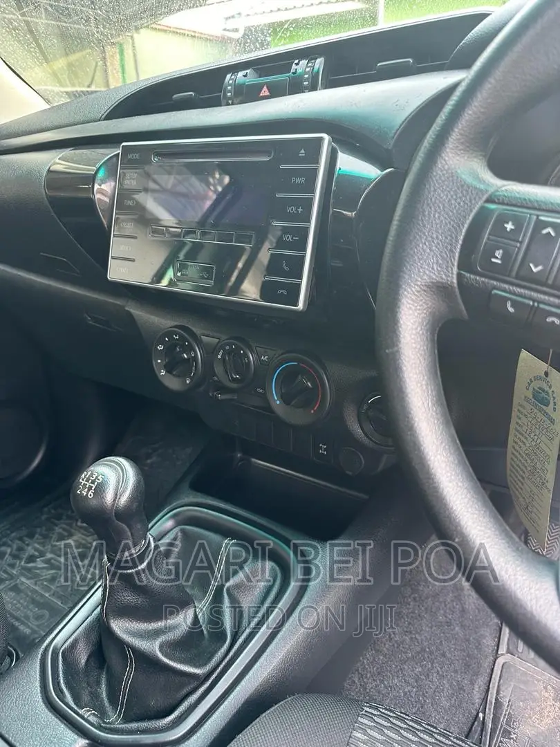 Toyota Hilux 2016 Silver