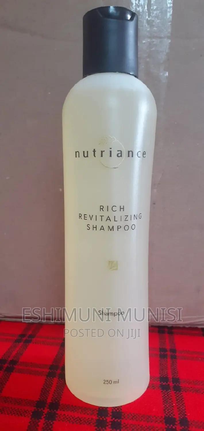 Rich Revitalizing Shampoo 250ml Cleanses and Remove Dirt.