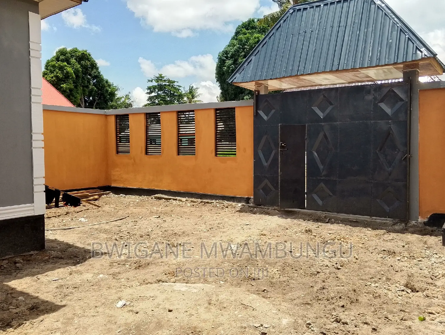 4bdrm Apartment in Chamazi Msufini, Mbagala for sale