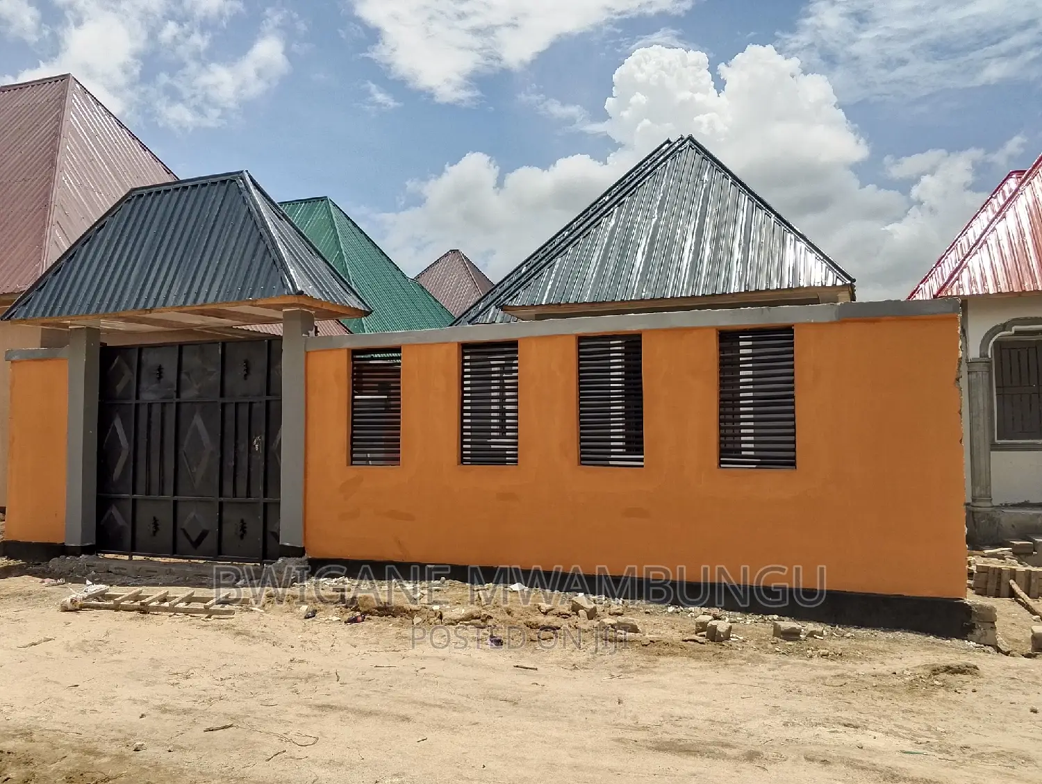 4bdrm Apartment in Chamazi Msufini, Mbagala for sale