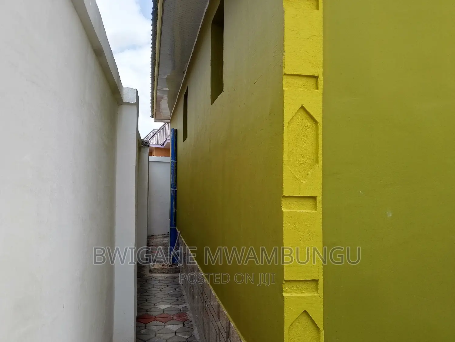 3bdrm Apartment in Chamazi Msufini, Mbagala for sale