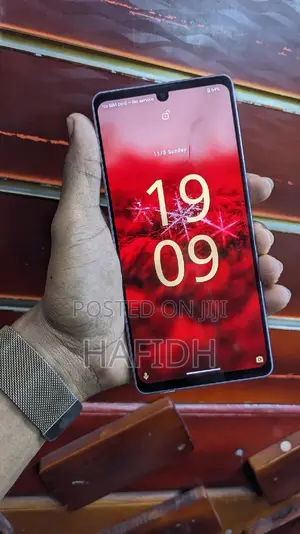 Sharp Aquos zero6 128 GB Purple