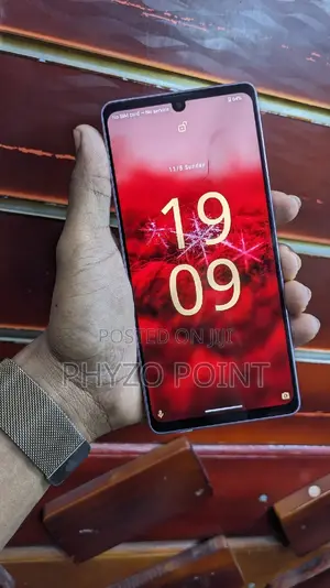 Sharp Aquos zero6 128 GB Purple