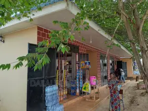 6bdrm House in Dalalipapaatzseven, Mbagala for sale