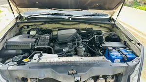 Toyota Land Cruiser Prado 2006 White