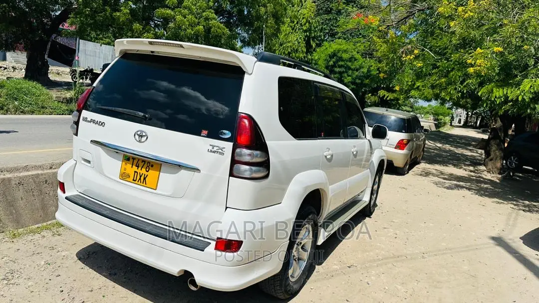 Toyota Land Cruiser Prado 2006 White