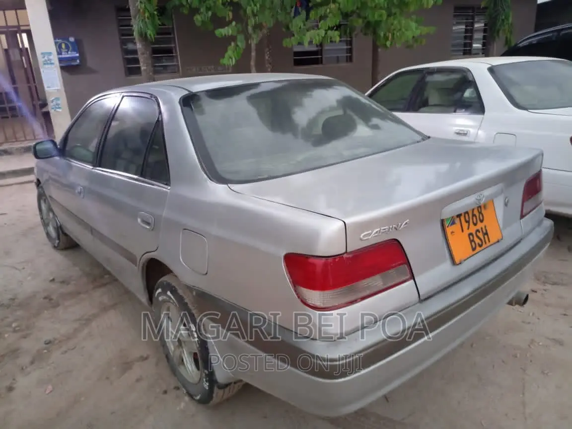 Toyota Carina 2000 Silver
