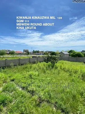 Kiwanja Kinauzwa Mbweni