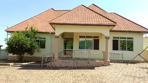 Furnished 3bdrm House in Mwanza Street, Nyamongoro for sale