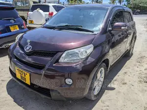 Toyota IST 2010 Black