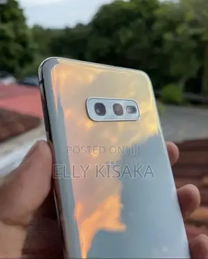 Samsung Galaxy S10e 128 GB White