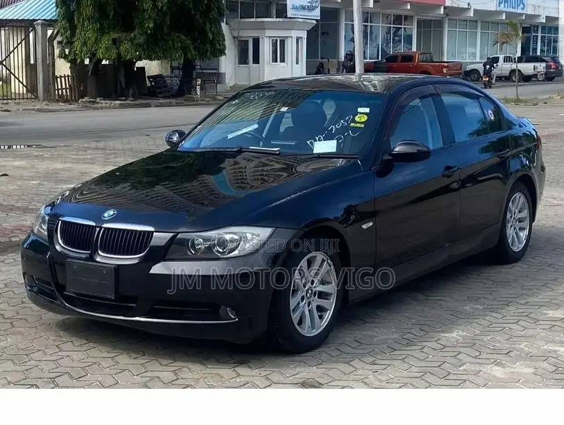 BMW 320i Sedan RWD 2006 Black