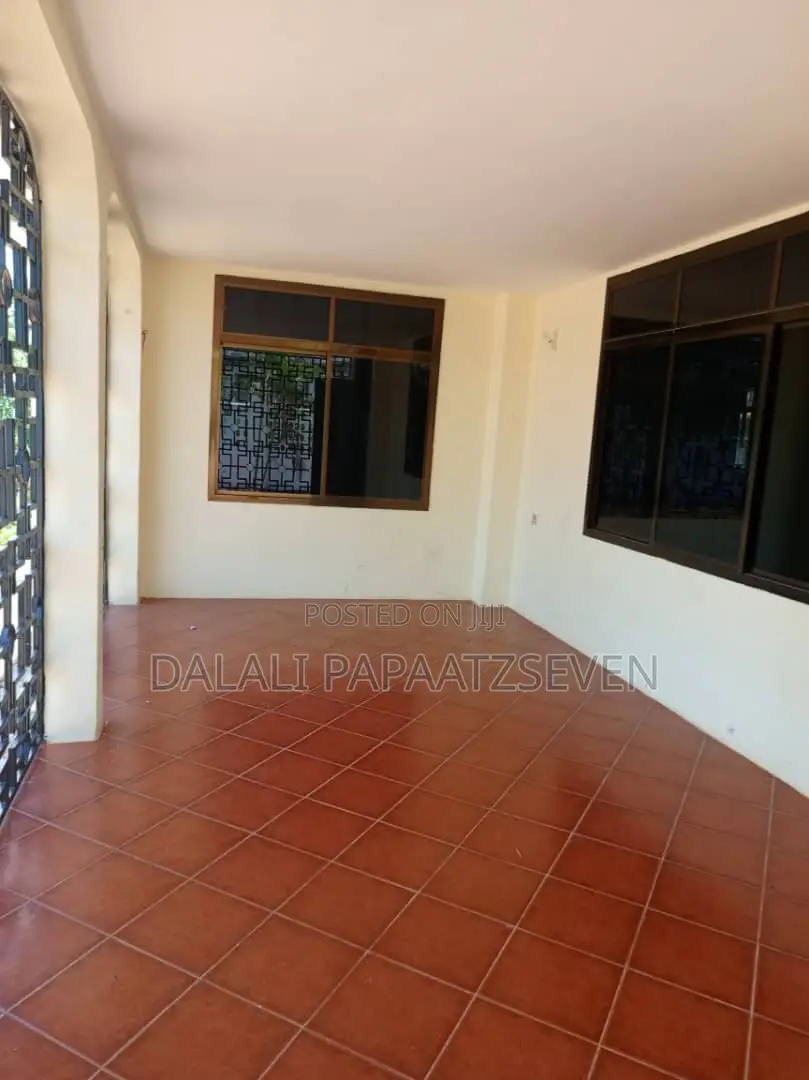 3bdrm House in Dalalipapaatzseven, Kinondoni for rent