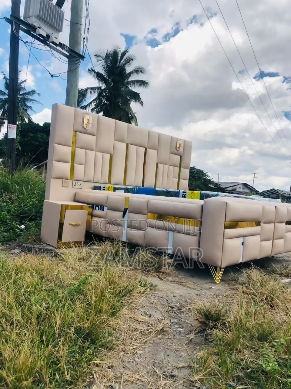 V.I.P Bedsofa